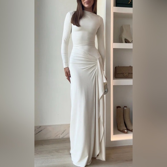 Dresses & Skirts - Beautiful white dress